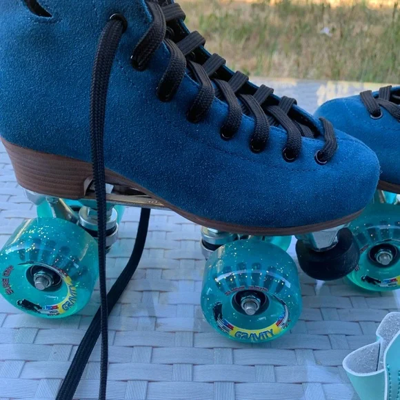 Moonlight roller skates  
Orig:269.00 - Picture 7 of 16